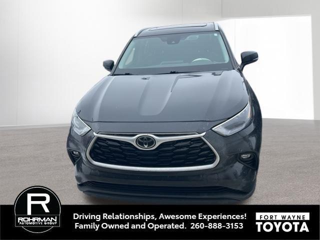 used 2022 Toyota Highlander car, priced at $31,312