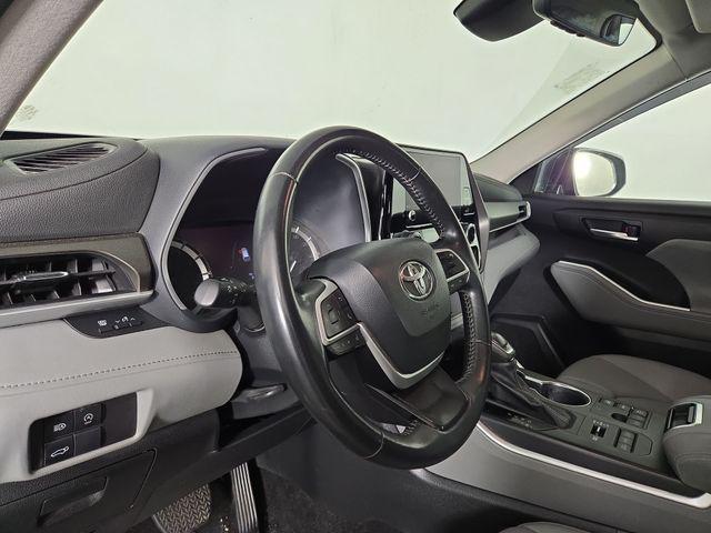 used 2023 Toyota Highlander car, priced at $34,837