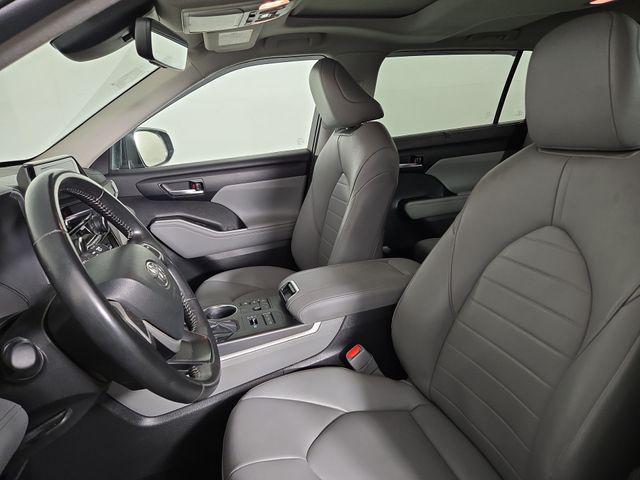 used 2023 Toyota Highlander car, priced at $34,837