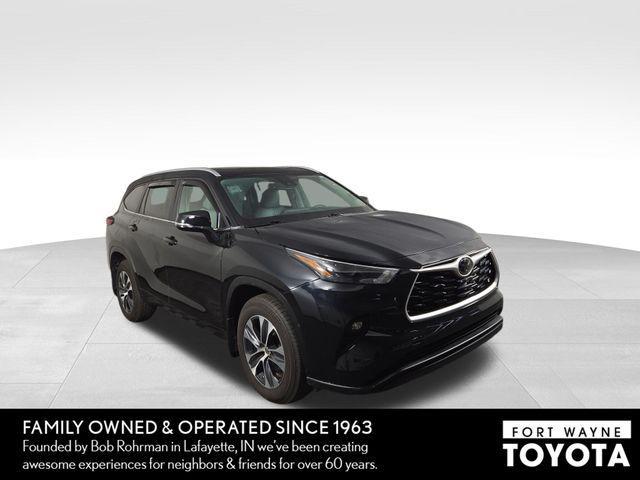used 2023 Toyota Highlander car, priced at $34,837