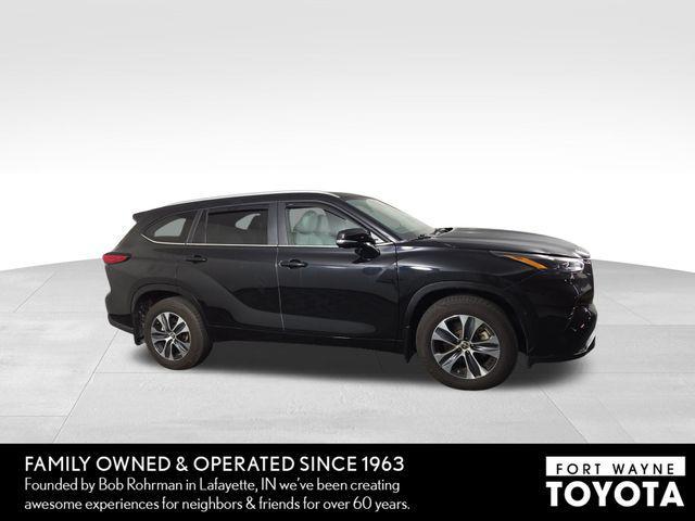 used 2023 Toyota Highlander car, priced at $34,837