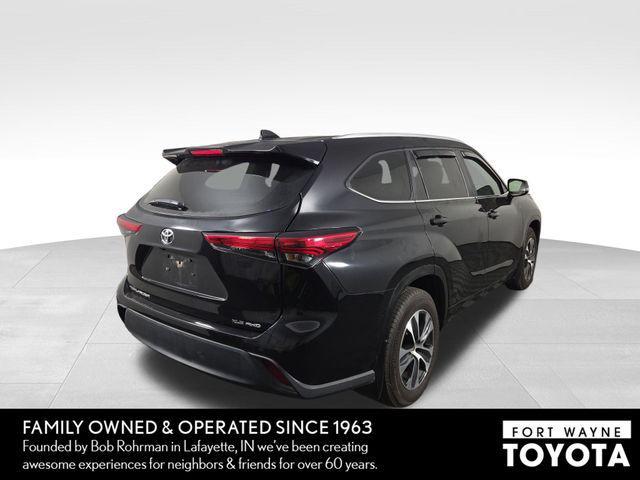 used 2023 Toyota Highlander car, priced at $34,837