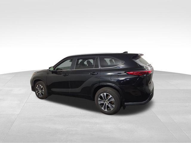 used 2023 Toyota Highlander car, priced at $34,837