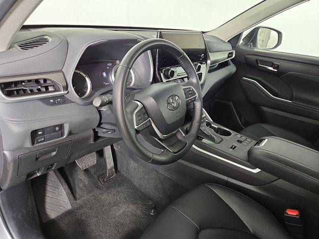 used 2024 Toyota Highlander car, priced at $43,722