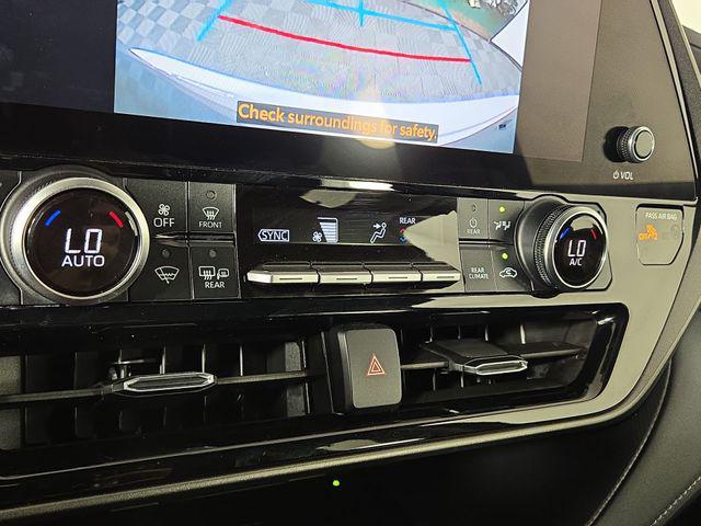 used 2024 Toyota Highlander car, priced at $43,722