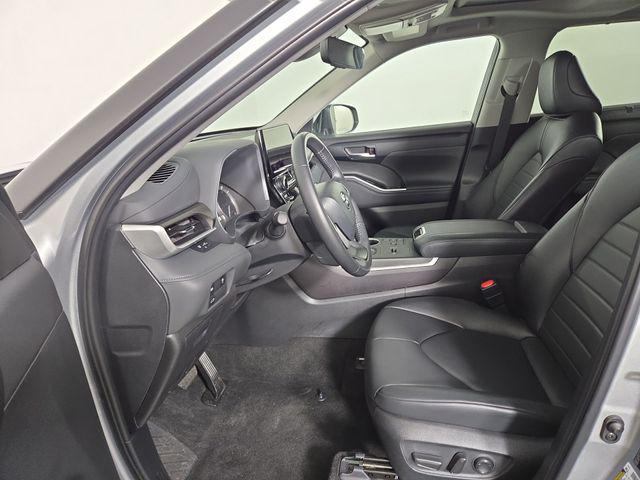 used 2024 Toyota Highlander car, priced at $43,722