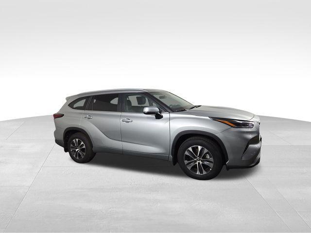 used 2024 Toyota Highlander car, priced at $43,722
