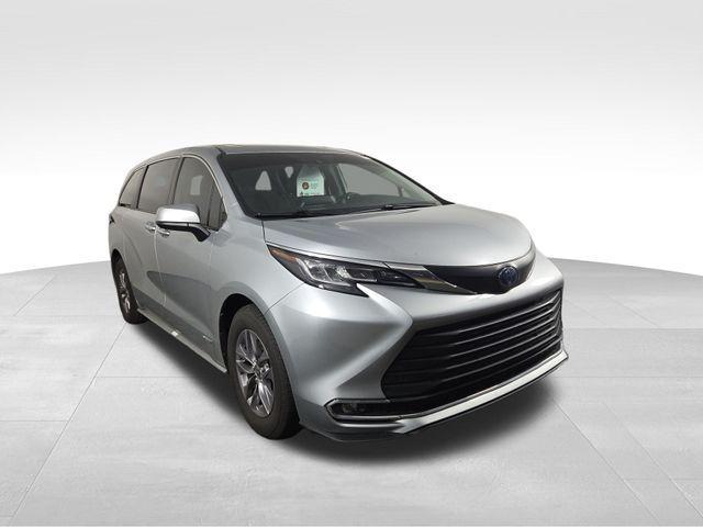 used 2021 Toyota Sienna car, priced at $36,900