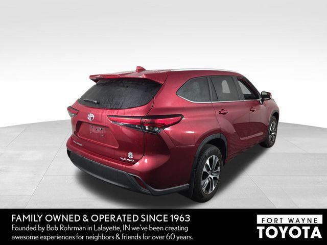 used 2023 Toyota Highlander car, priced at $32,573