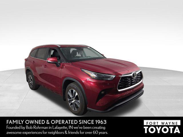 used 2023 Toyota Highlander car, priced at $32,573