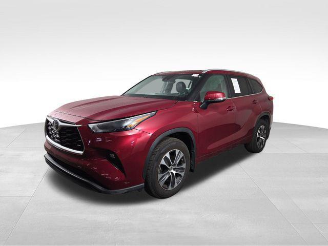 used 2023 Toyota Highlander car, priced at $32,573