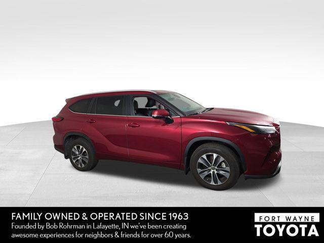 used 2023 Toyota Highlander car, priced at $32,573