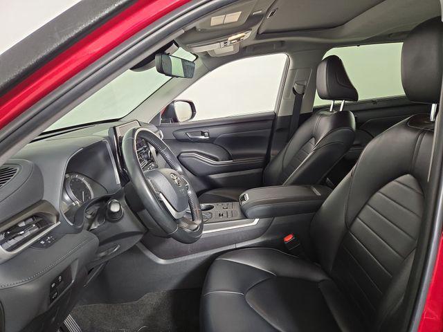 used 2023 Toyota Highlander car, priced at $32,573
