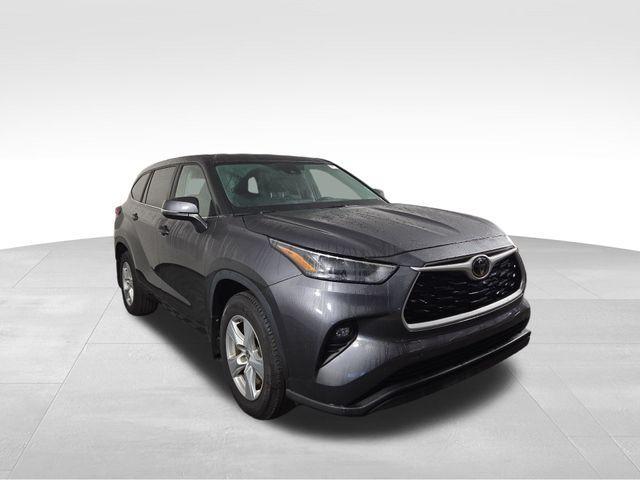 used 2023 Toyota Highlander car, priced at $34,100