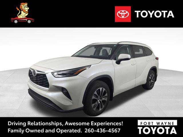 used 2021 Toyota Highlander car, priced at $34,074
