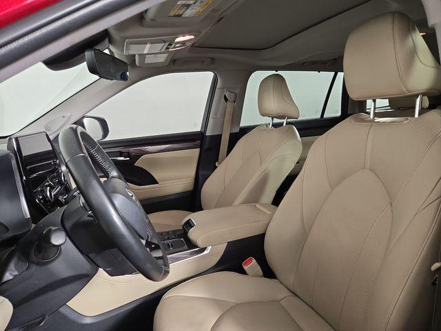 used 2023 Toyota Highlander car, priced at $33,829