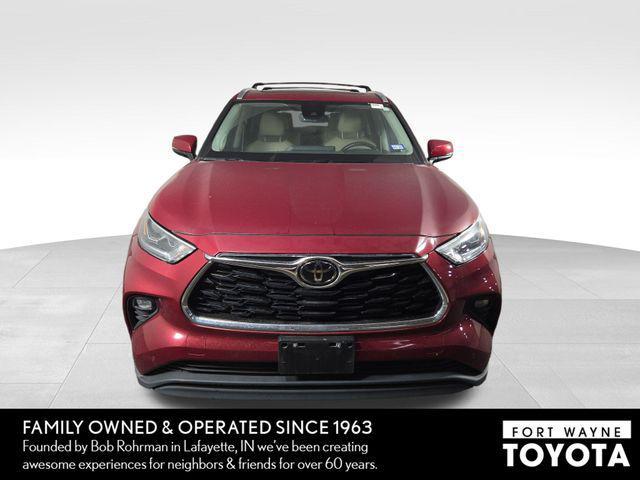 used 2023 Toyota Highlander car, priced at $33,829