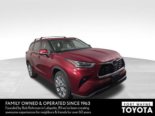 used 2023 Toyota Highlander car, priced at $33,829