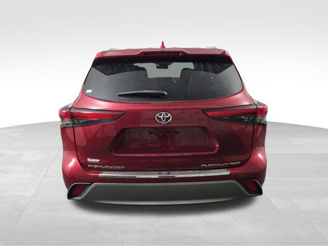 used 2022 Toyota Highlander car, priced at $39,761