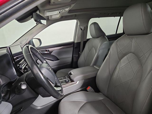 used 2022 Toyota Highlander car, priced at $39,761