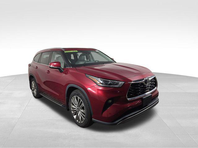 used 2022 Toyota Highlander car, priced at $39,761