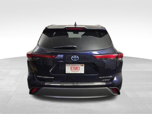 used 2022 Toyota Highlander Hybrid car, priced at $39,500