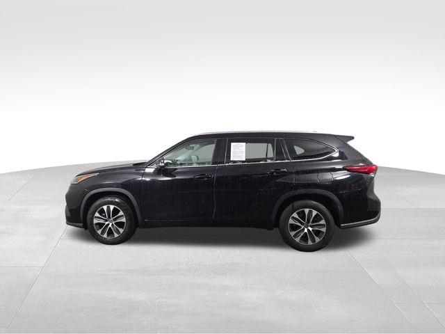 used 2021 Toyota Highlander car, priced at $30,897