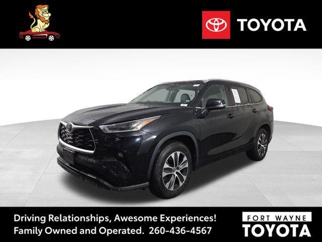 used 2021 Toyota Highlander car, priced at $30,897