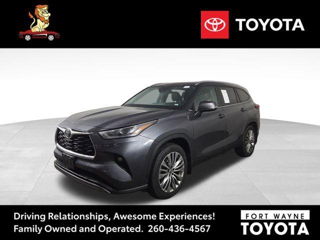 used 2023 Toyota Highlander car, priced at $41,497