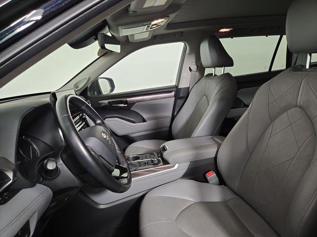 used 2021 Toyota Highlander car, priced at $40,039