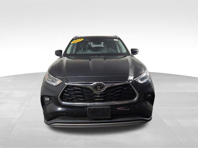 used 2021 Toyota Highlander car, priced at $40,039