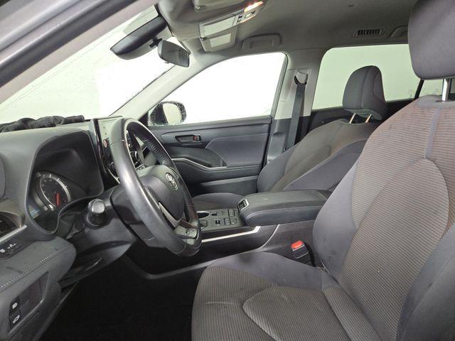 used 2022 Toyota Highlander car, priced at $31,178