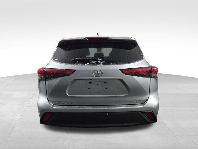 used 2022 Toyota Highlander car, priced at $31,178