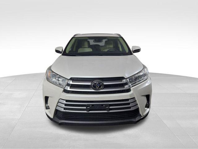 used 2019 Toyota Highlander car, priced at $27,923