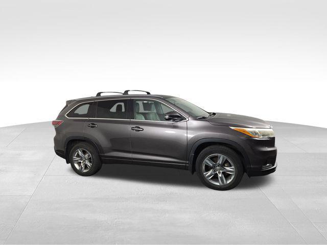 used 2015 Toyota Highlander car, priced at $16,991