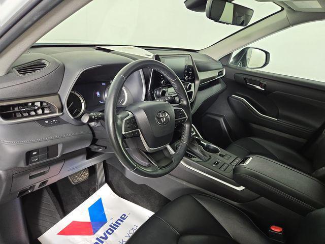 used 2022 Toyota Highlander car, priced at $37,166