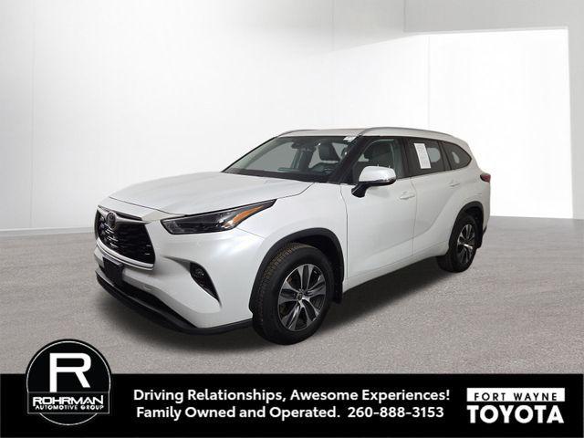 used 2022 Toyota Highlander car, priced at $37,166