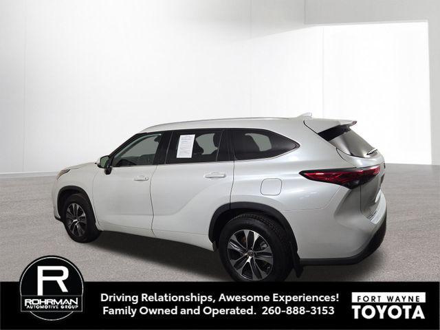 used 2022 Toyota Highlander car, priced at $37,166