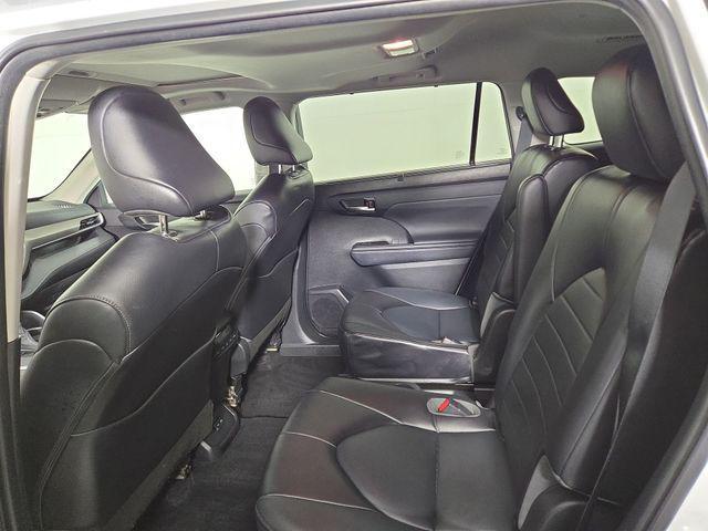 used 2022 Toyota Highlander car, priced at $37,166