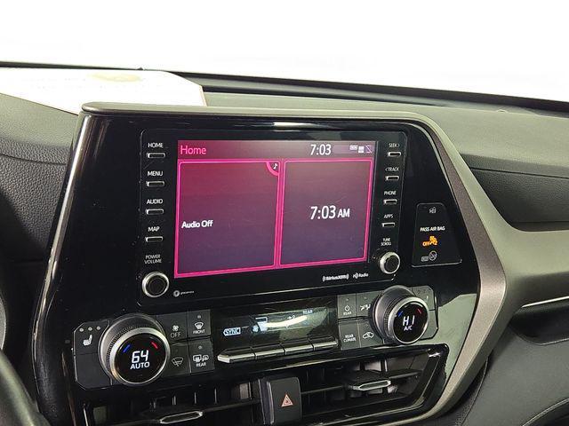 used 2022 Toyota Highlander car, priced at $37,166