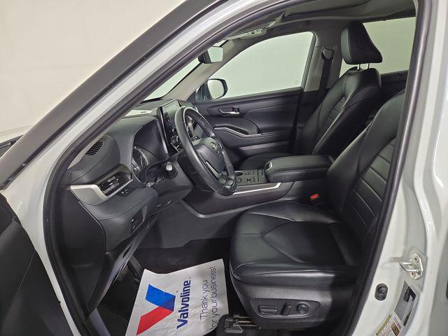 used 2022 Toyota Highlander car, priced at $37,166
