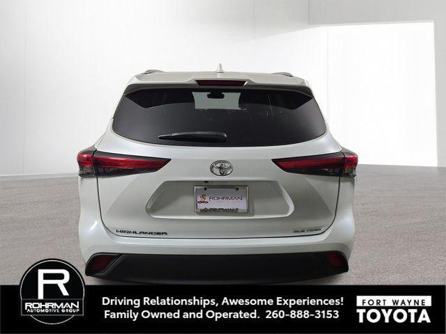 used 2022 Toyota Highlander car, priced at $37,166