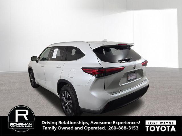 used 2022 Toyota Highlander car, priced at $37,166
