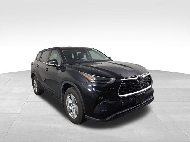 used 2023 Toyota Highlander car, priced at $33,200