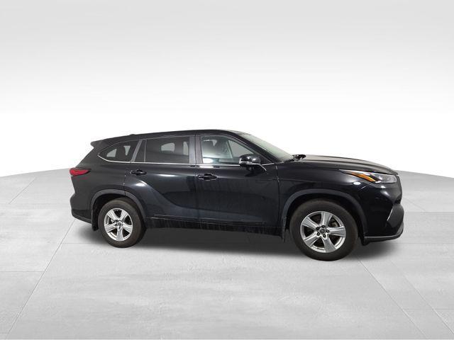 used 2023 Toyota Highlander car, priced at $33,200