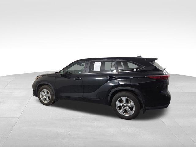 used 2023 Toyota Highlander car, priced at $33,200