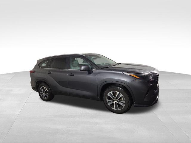 used 2024 Toyota Highlander car, priced at $42,342