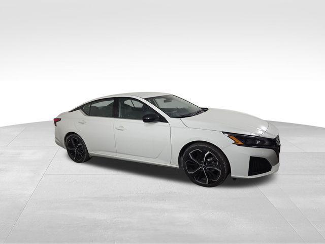 used 2023 Nissan Altima car, priced at $24,246