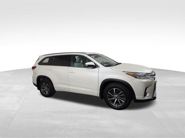 used 2018 Toyota Highlander car, priced at $24,378