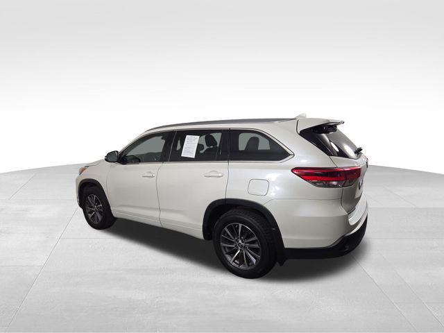 used 2018 Toyota Highlander car, priced at $24,378